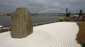 Zen.nl zentuin op de Waalkade Nijmegen